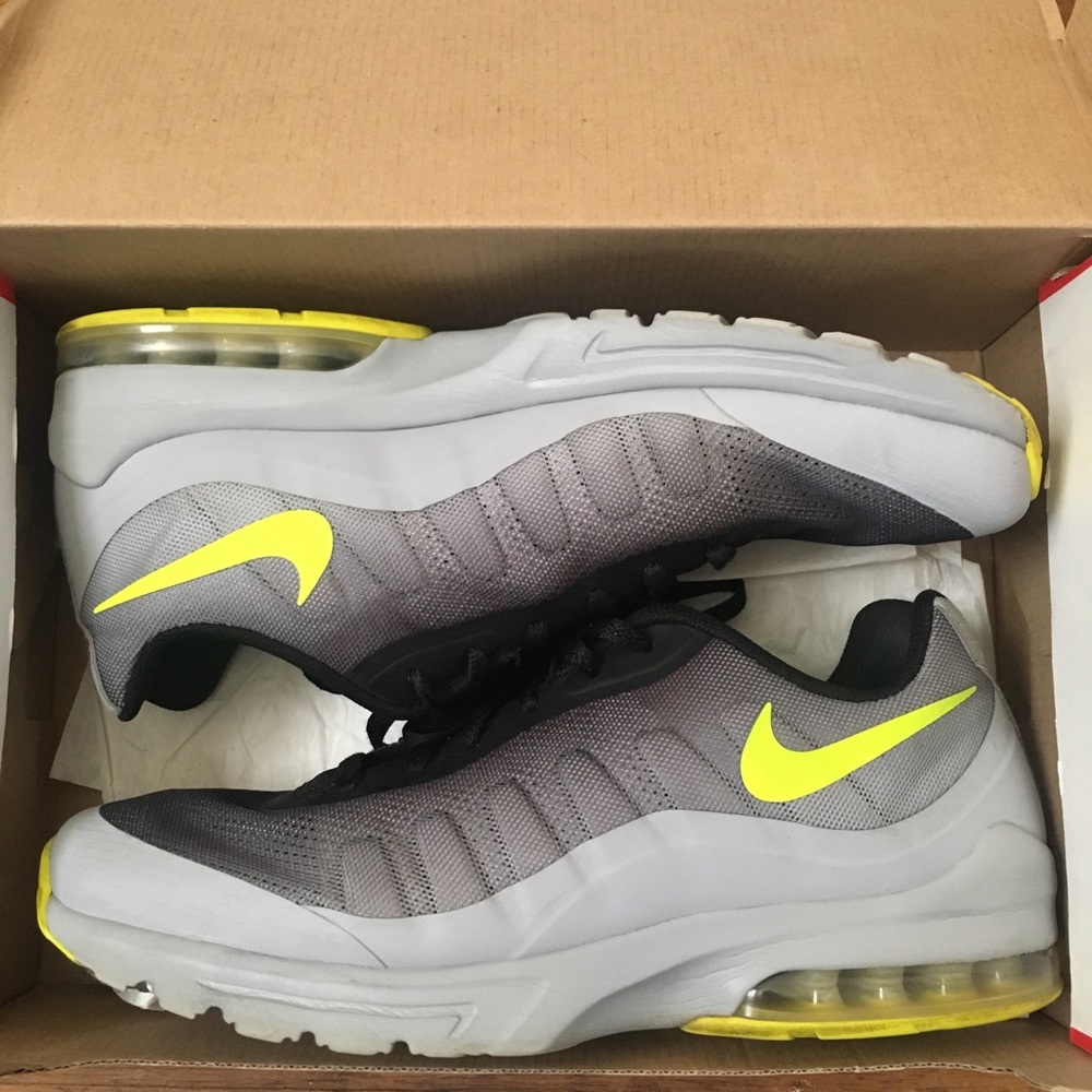 Nike Air Max Invigor Print Size 11.5